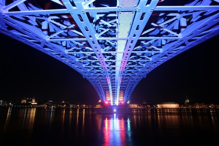 Luminale, Lichtkunstfestival, hier: Theodor Heuss-Brücke, Blick von Kastel nach Mainz. Foto: Sascha Kopp.
